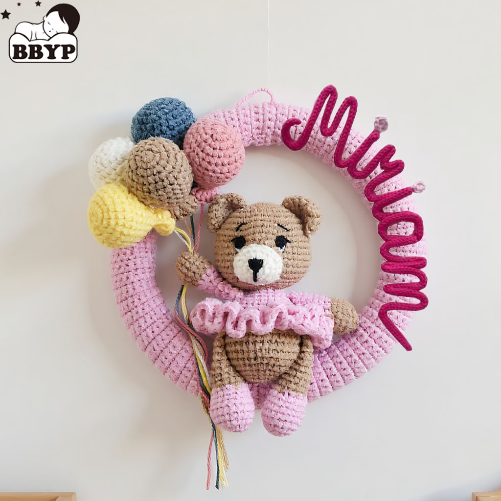 Baby Nursery Toy - Персонализированный вязаный крючком венок с медведем